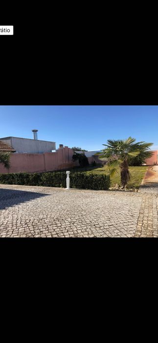 Arrendo moradia T3 com jardim