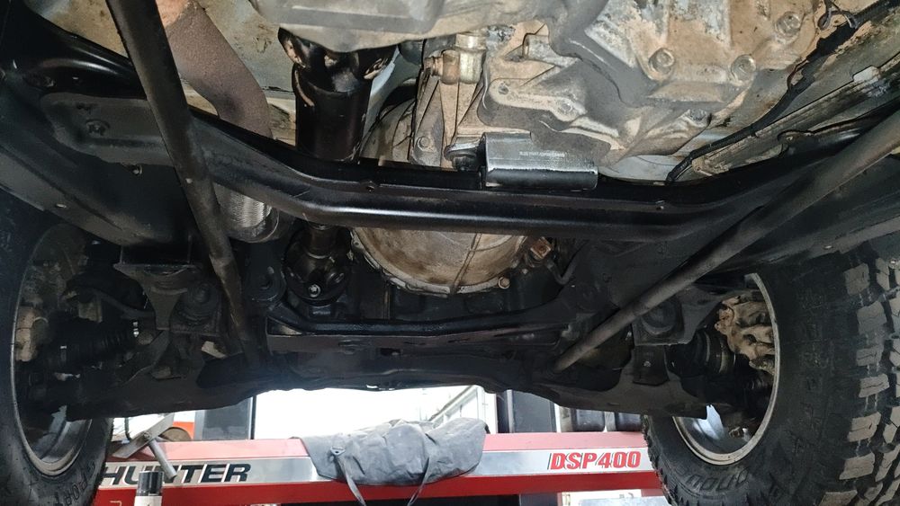 Nissan Terrano 2  2.7 TD