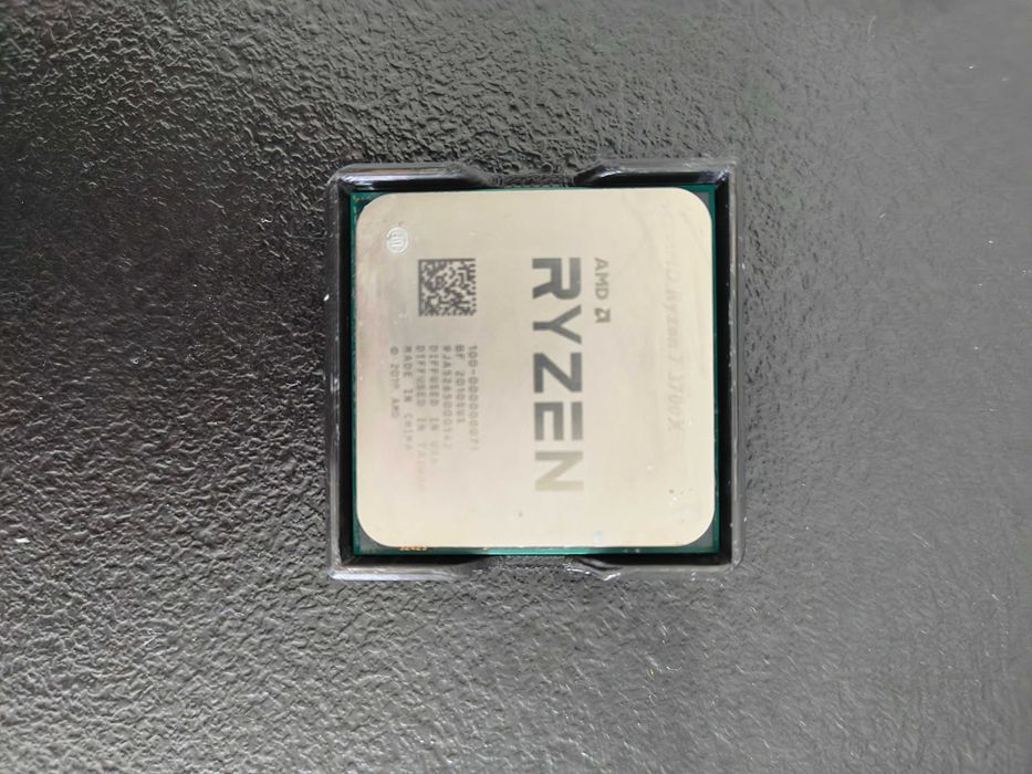 AMD Ryzen 7 3700X