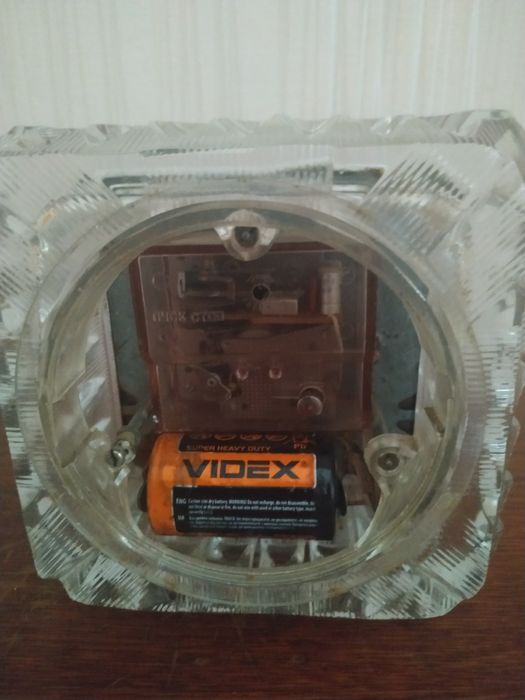 Годинник настільний електронно-механічний