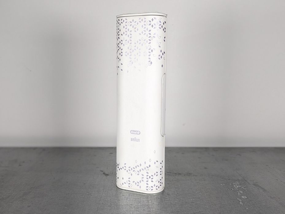 Oral B etui podróżne do szczoteczki 3760 Braun Genius z ładowarką