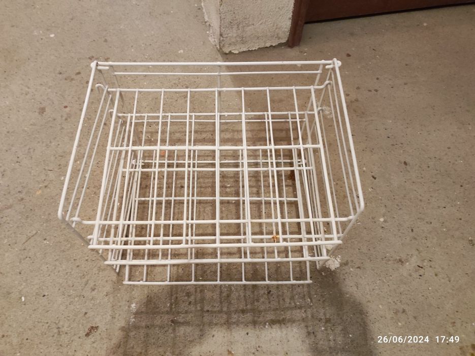 Prateleira para arrumar latas de conserva/3 cestos/1 cabide para porta