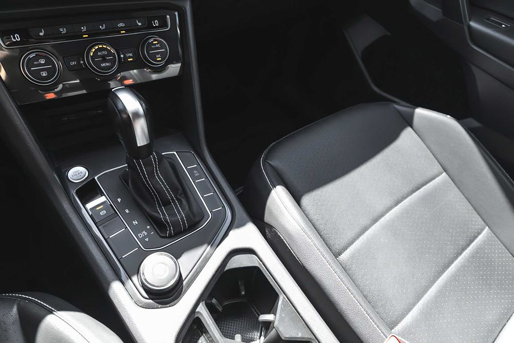 Volkswagen Tiguan      2021