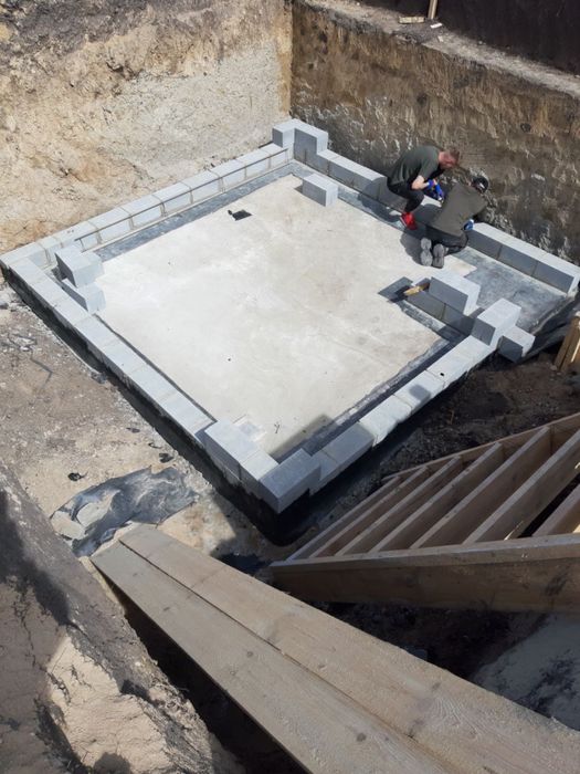 Кладка цегли, газоблоку | Будівництво стін