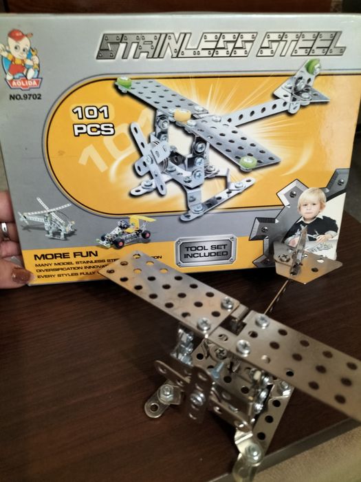 Металлический конструктор.