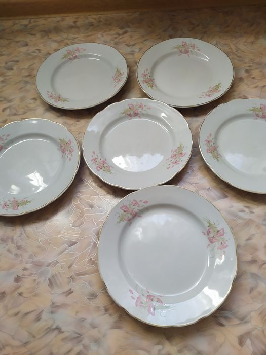 Продаются тарелки времён СССР .