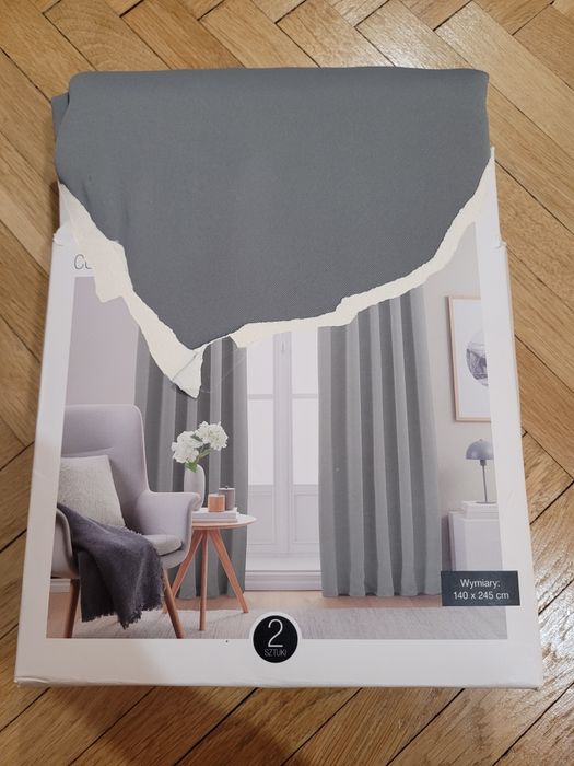 Zasłony zaciemniające na taśmie 140x245cm powystawowe