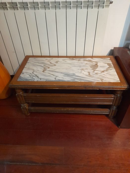 Mesa de centro de mármore