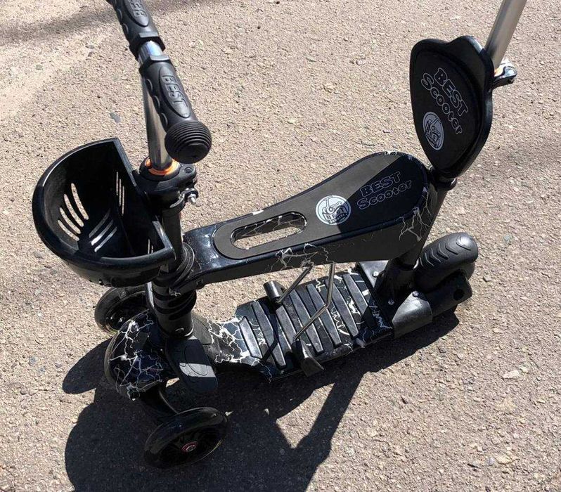 Самокат Блискавка 5в1 з батьківською ручкою витримує 80 кг