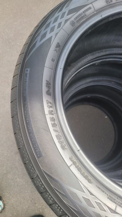 215 55 17 Yokohama Bluearth GT AE51