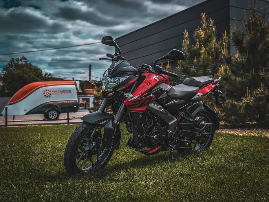 Новий мотоцикл BAJAJ PULSAR NS200, мотосалон Артмото Полтава
