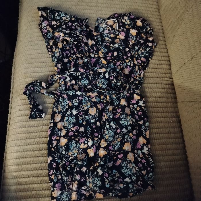 Kombinezon z spodenkami i krótkim rękawem 128