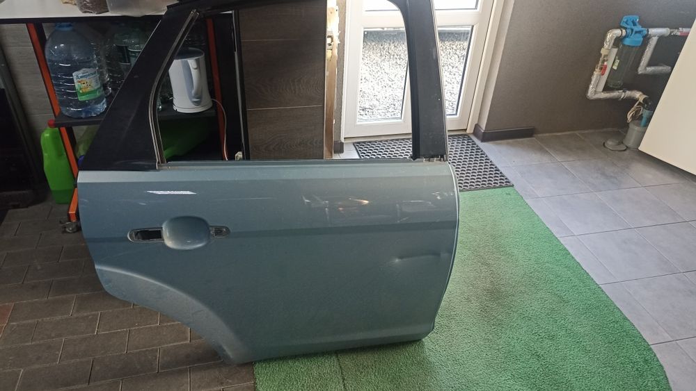 Двері фокус 2 хетчбек 2008 р.в колір Авалон