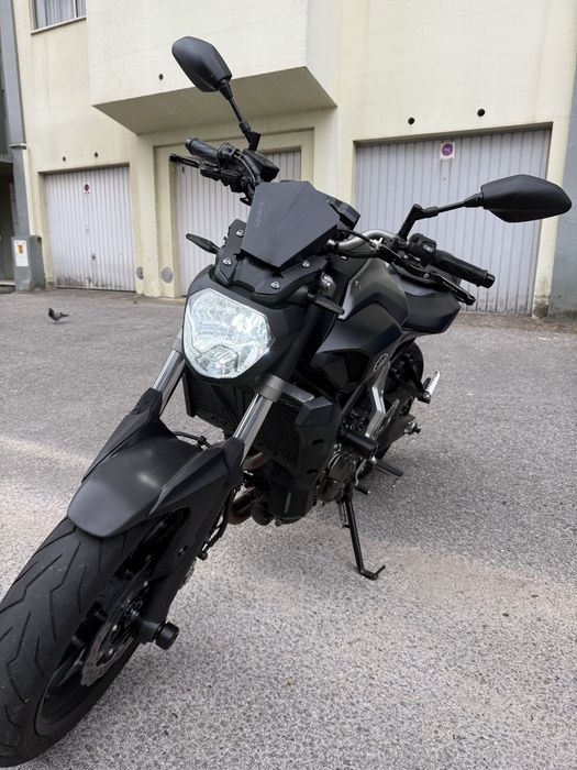 Mt 07 com extras e poucos kms