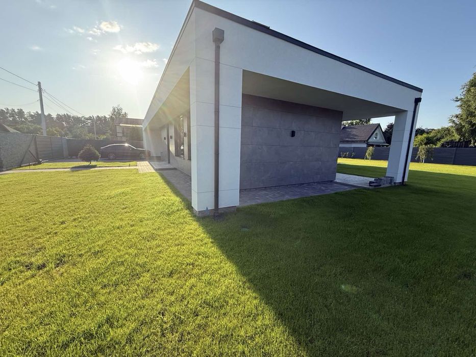 Сучазний будинок в с. Романків