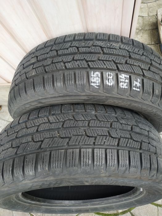 Продам пару зимової  резини 185/60 R14 . Firestone