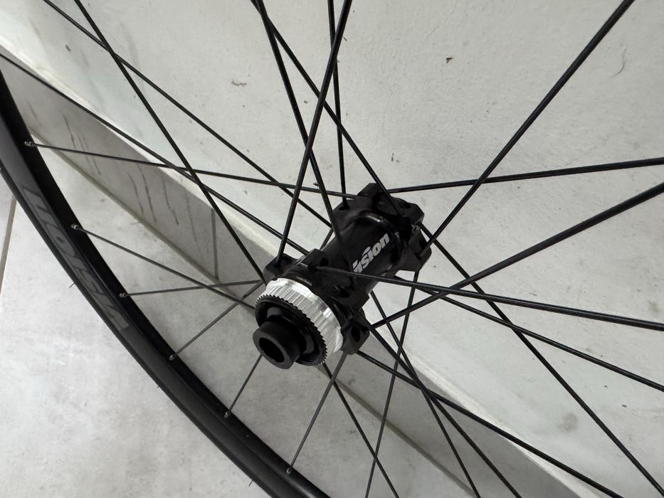 Koła szosowe Vision Team 35 Disc z oponami