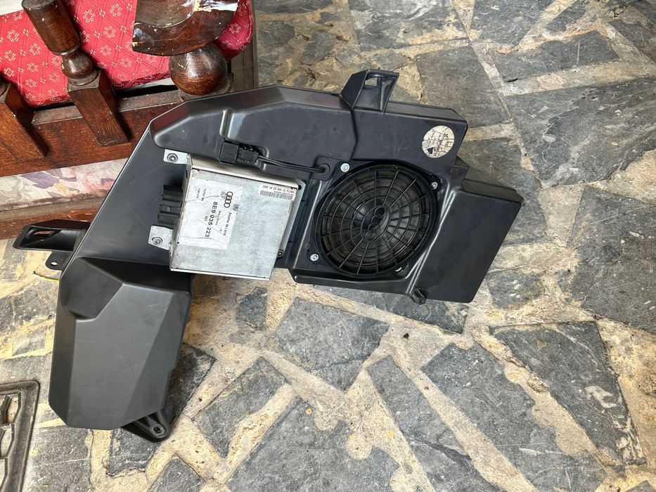 Vendo Subwoofer para Audi A4 b6