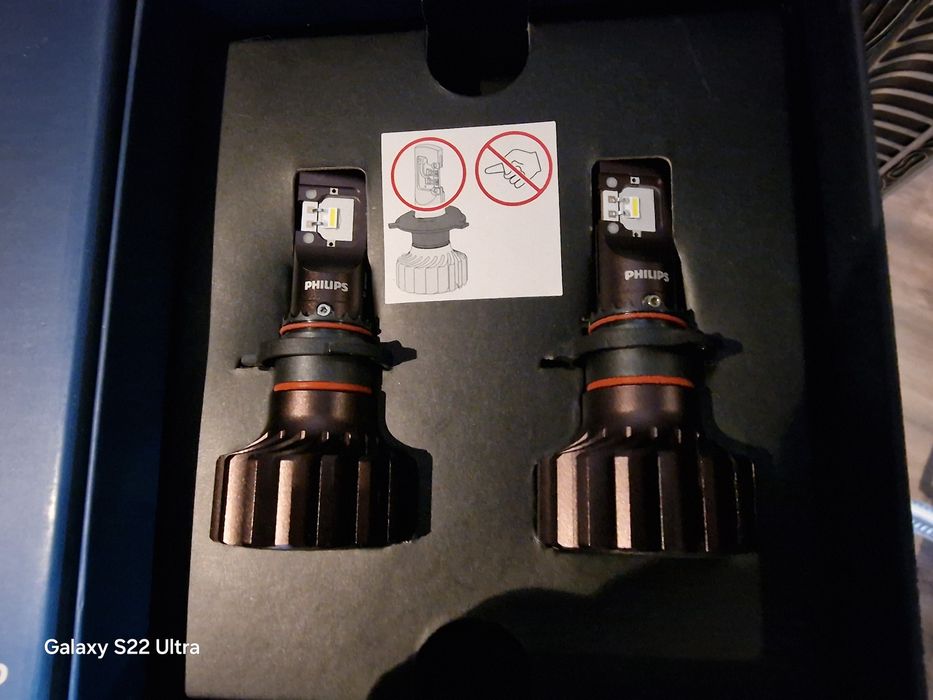 Philips ultinon pro 9100  hb3 hb4