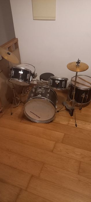 Bateria milenium de criança