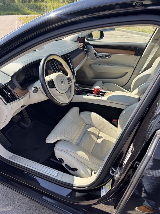 Продам Volvo S90