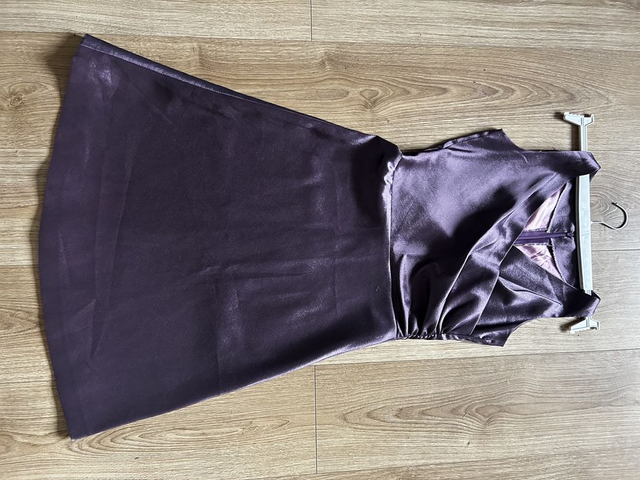 Elegancka fioletowa sukienka r.M