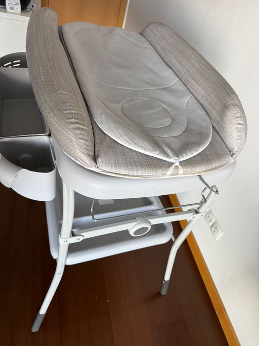 Banheira com fraldario Chicco