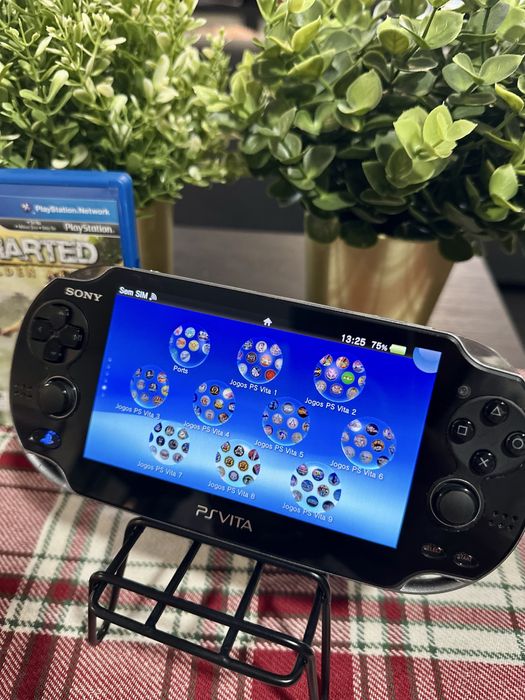 PlayStation Vita OLED (Desbloqueada) + Cartão 512Gb + Uncharted
