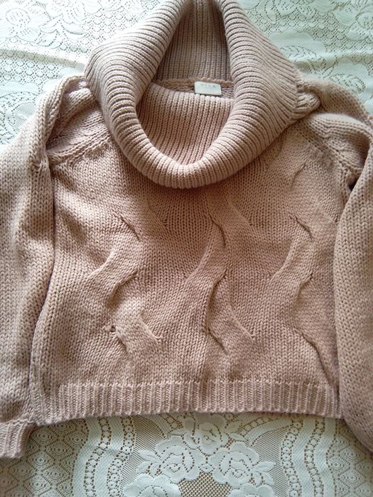 Swetry damski z golfem