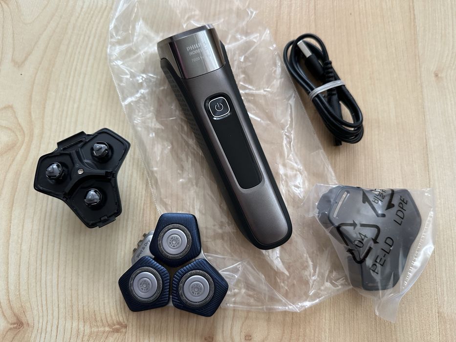 Електробритва Philips Norelco Shaver series 7000 S7887/82 Wet & Dry