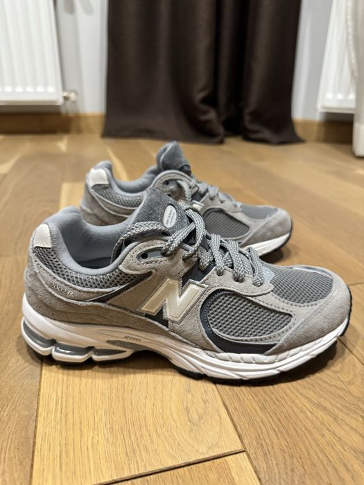 Жіночі кросівки new balance 2002R 37 1/2 EUR