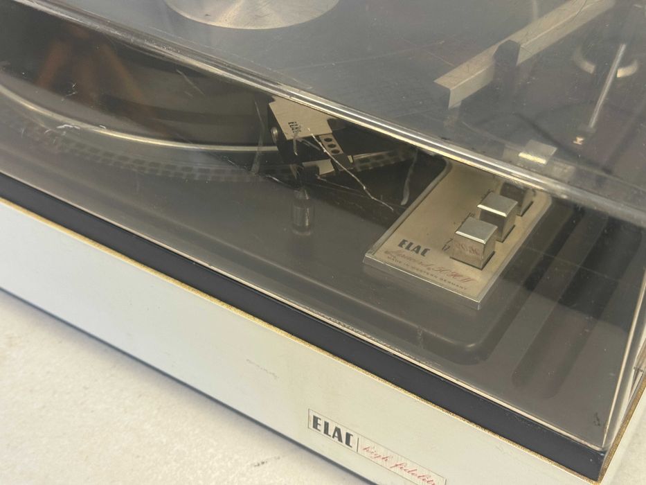 Gramofon ELAC PC 50 H II
