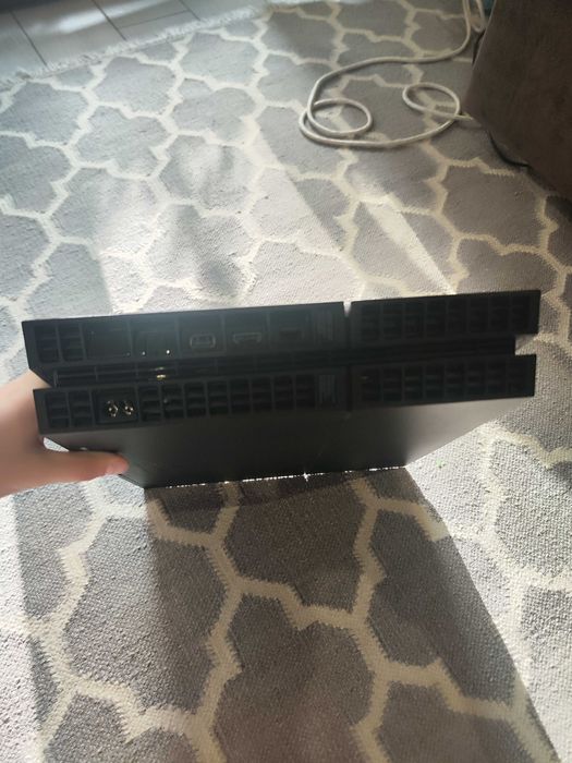 PlayStation 4 + Pad + słuchawki + gta 5