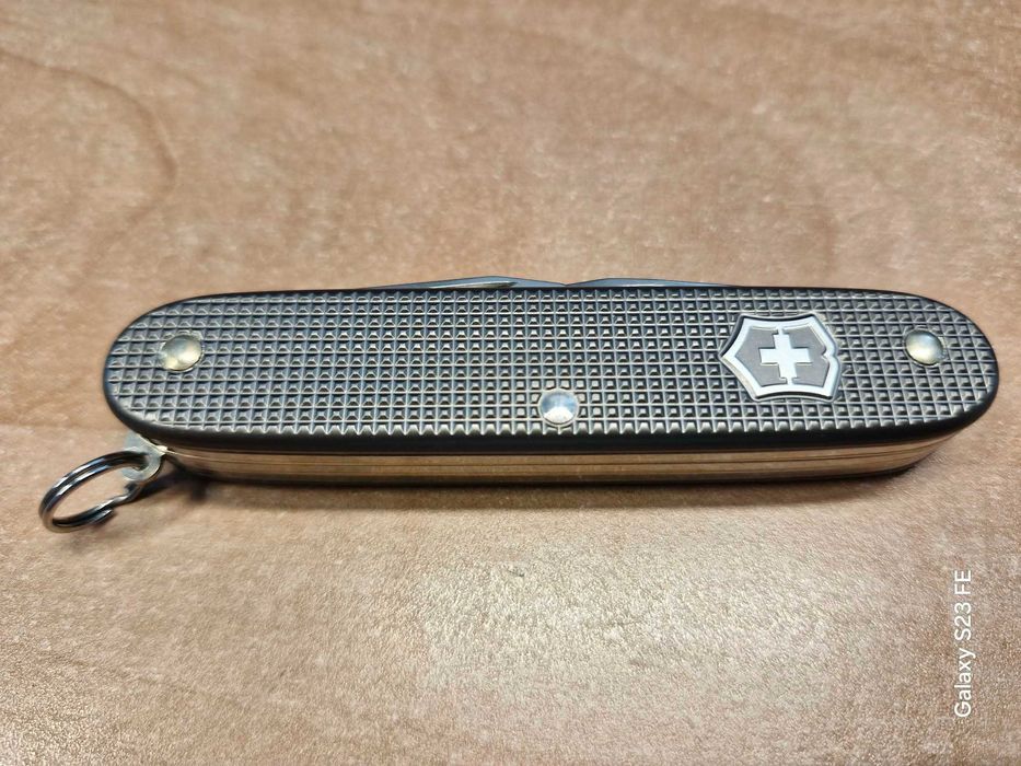 Scyzoryk Victorinox Pioneer X Alox Limited Edition 2022