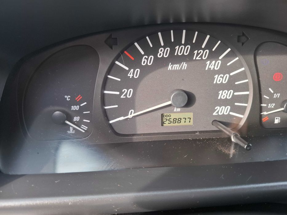 Opel agila motor 1.0 muito económico
