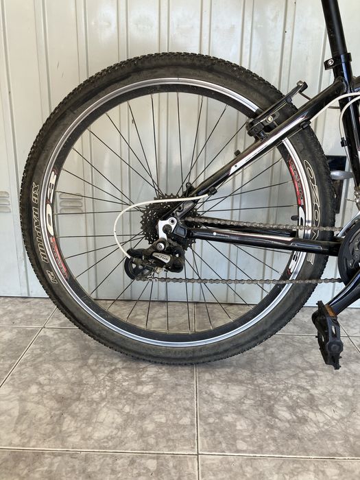 Bicicleta todo terreno BTT