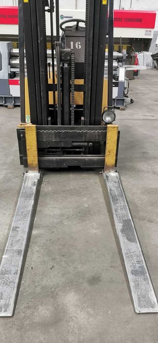 Empilhador elétrico 1.6 CAT