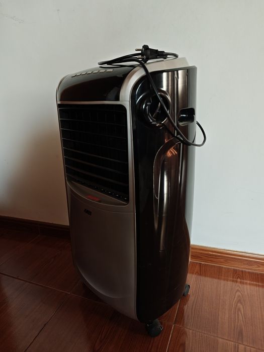 Vendo Climatizador Ar Quente e Frio
