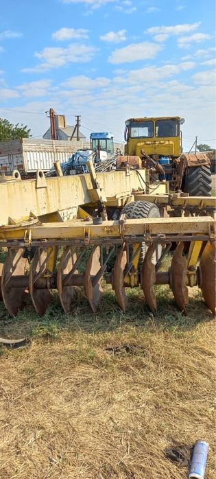 Трактор К-701 в рабочем состоянии