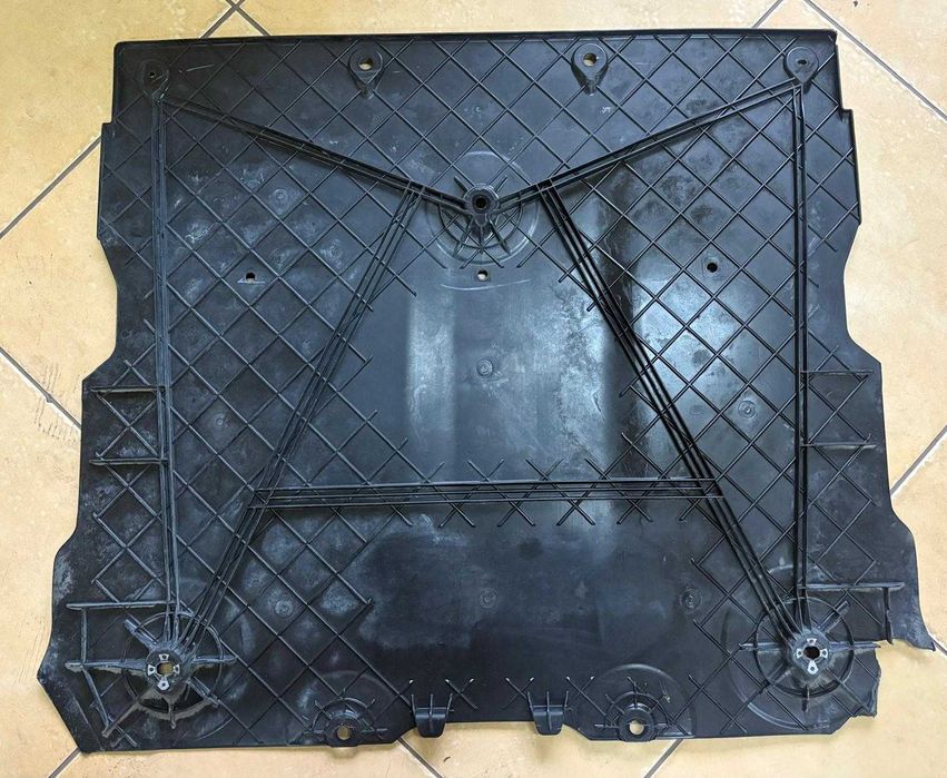 Tesla model Y model 3 21 - osłona podwozia przód używana oryginał