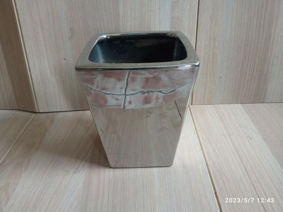 Doniczk. ceramiczna