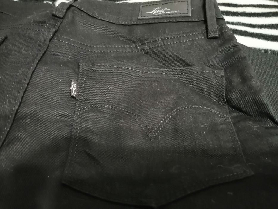 Джинси Levis (оригінал) розмір 27