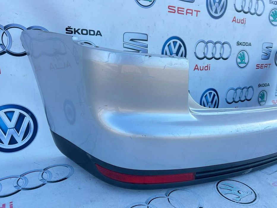 Бампер задній Volkswagen Touran Туран Тауран 2003-2010