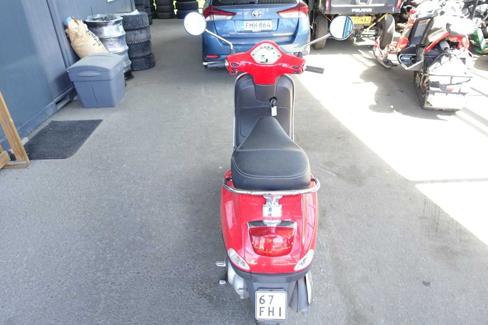 Ретро скутер 2010 Piaggio Vespa LX50