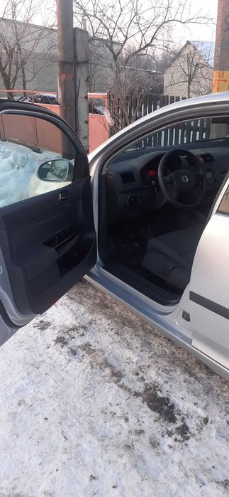Продам Volkswagen Golf 5  mpi газ-бензин