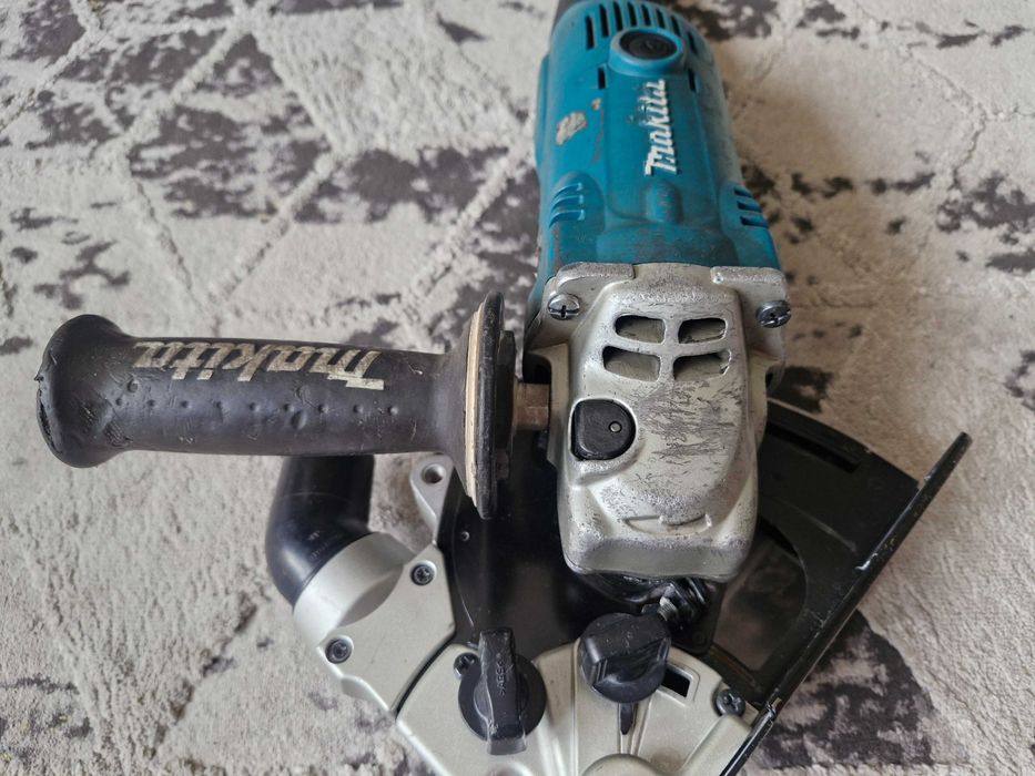 MAKITA GA5021C Szlifierka kątowa 125mm 1450W SJS plus osłona