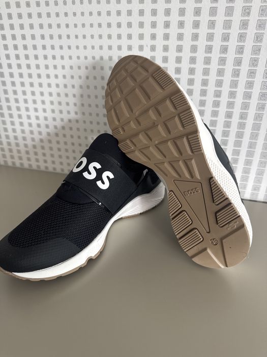 Tenis da boss novos