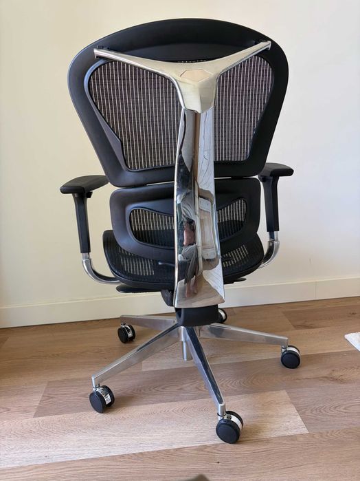 Cadeira de Escritório Ergonómica Ajustável e em Muito Bom Estado