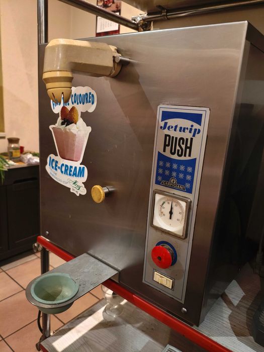 Maszyna do bitej śmietany Carpigiani - likwidacja lodziarni