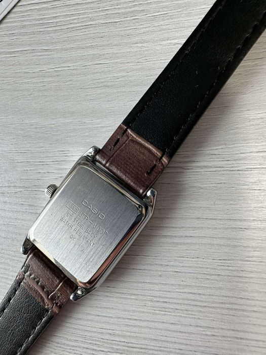 Годинник CASIO ,жіночий